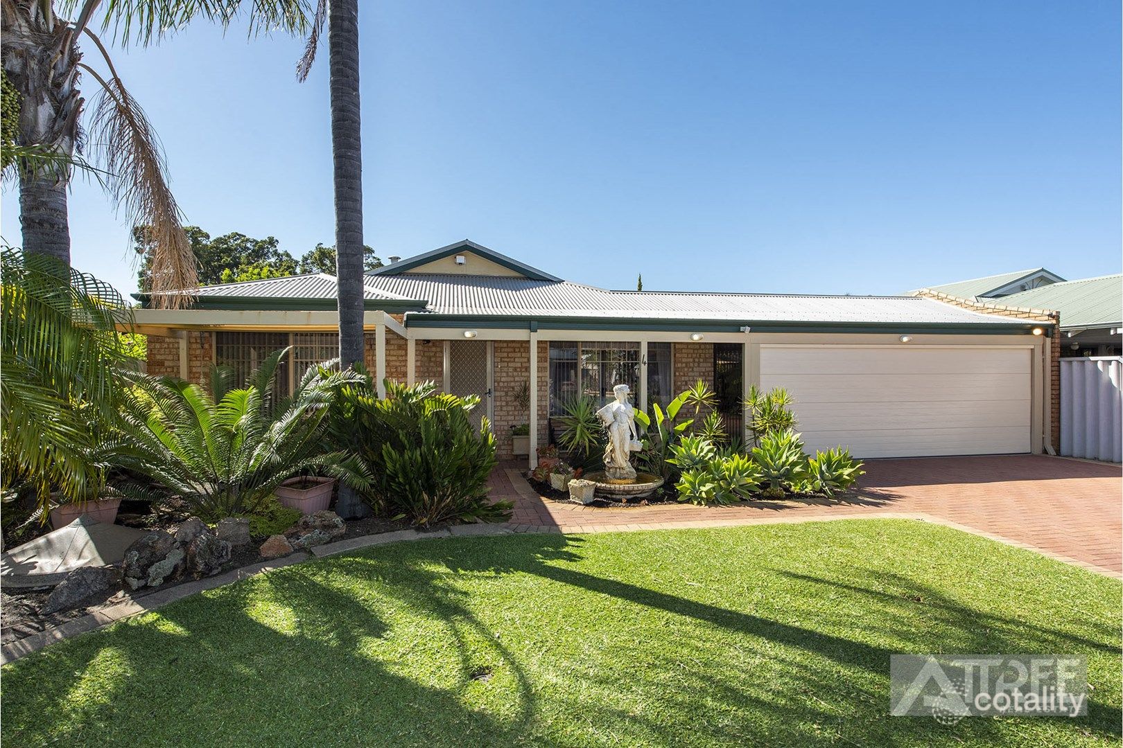 4 Kanani Dr, Canning Vale, WA 6155