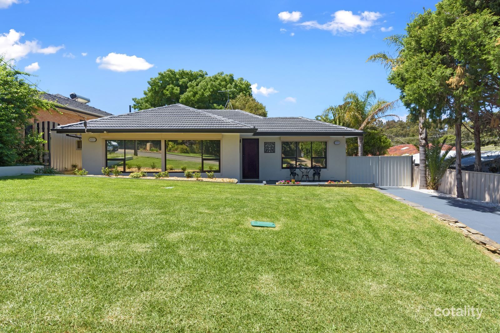 4 Melinda Rd, Hackham, SA 5163
