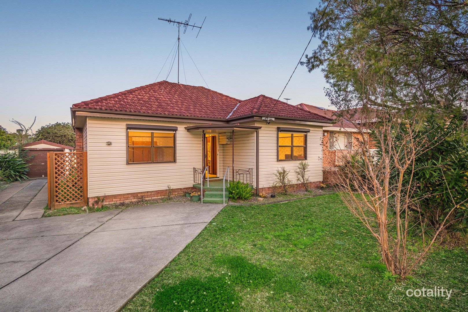 34 Waitara Pde, Hurstville Grove, NSW 2220