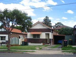 30 Benaroon Rd, Lakemba, NSW 2195