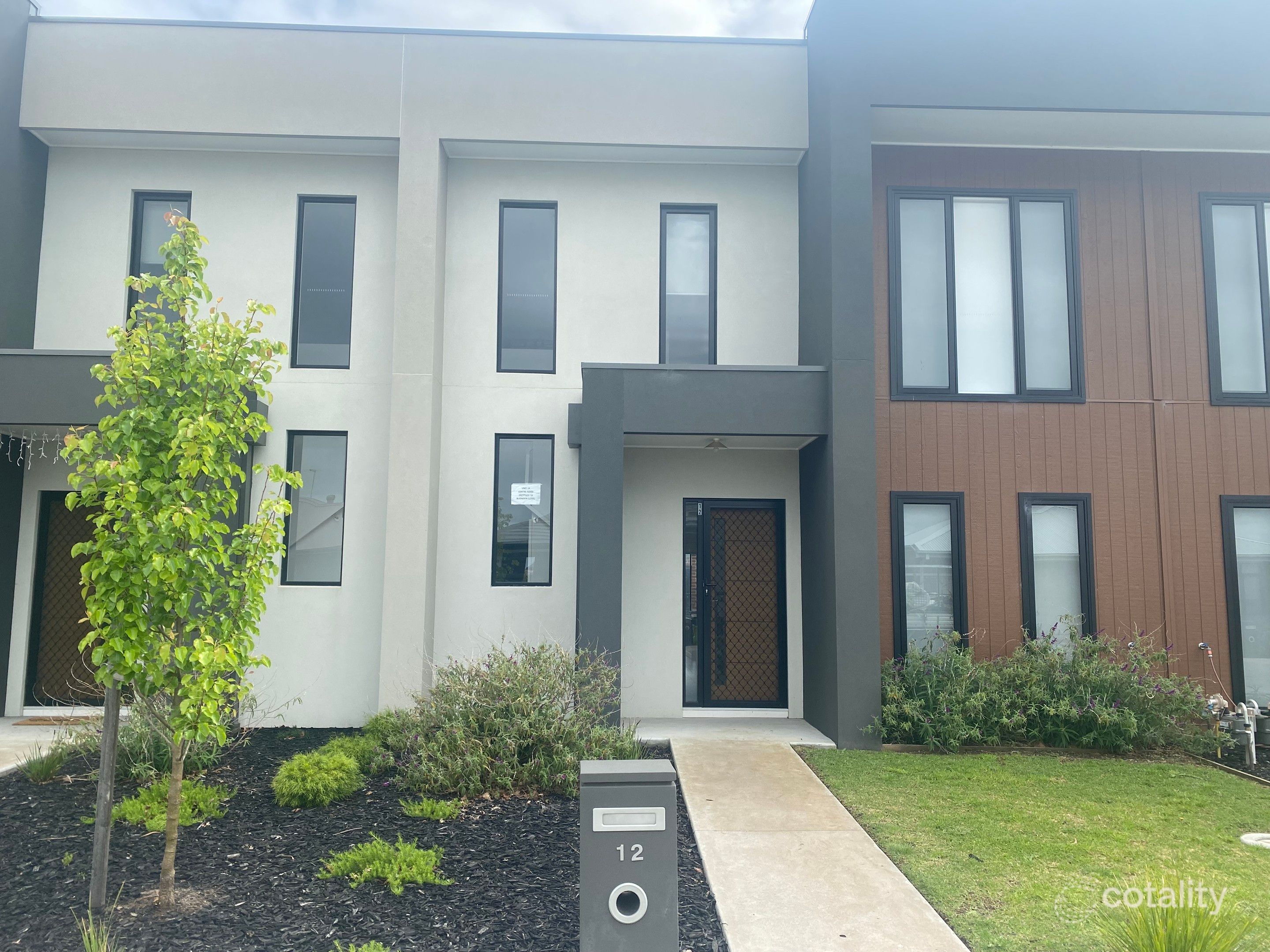12 Burnden Cl, Berwick, VIC 3806