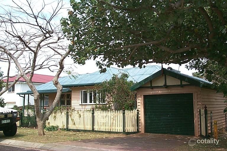 4 Edinburgh St, Victoria Point, QLD 4165