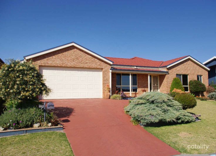 12 Coronation St, Old Bar, NSW 2430