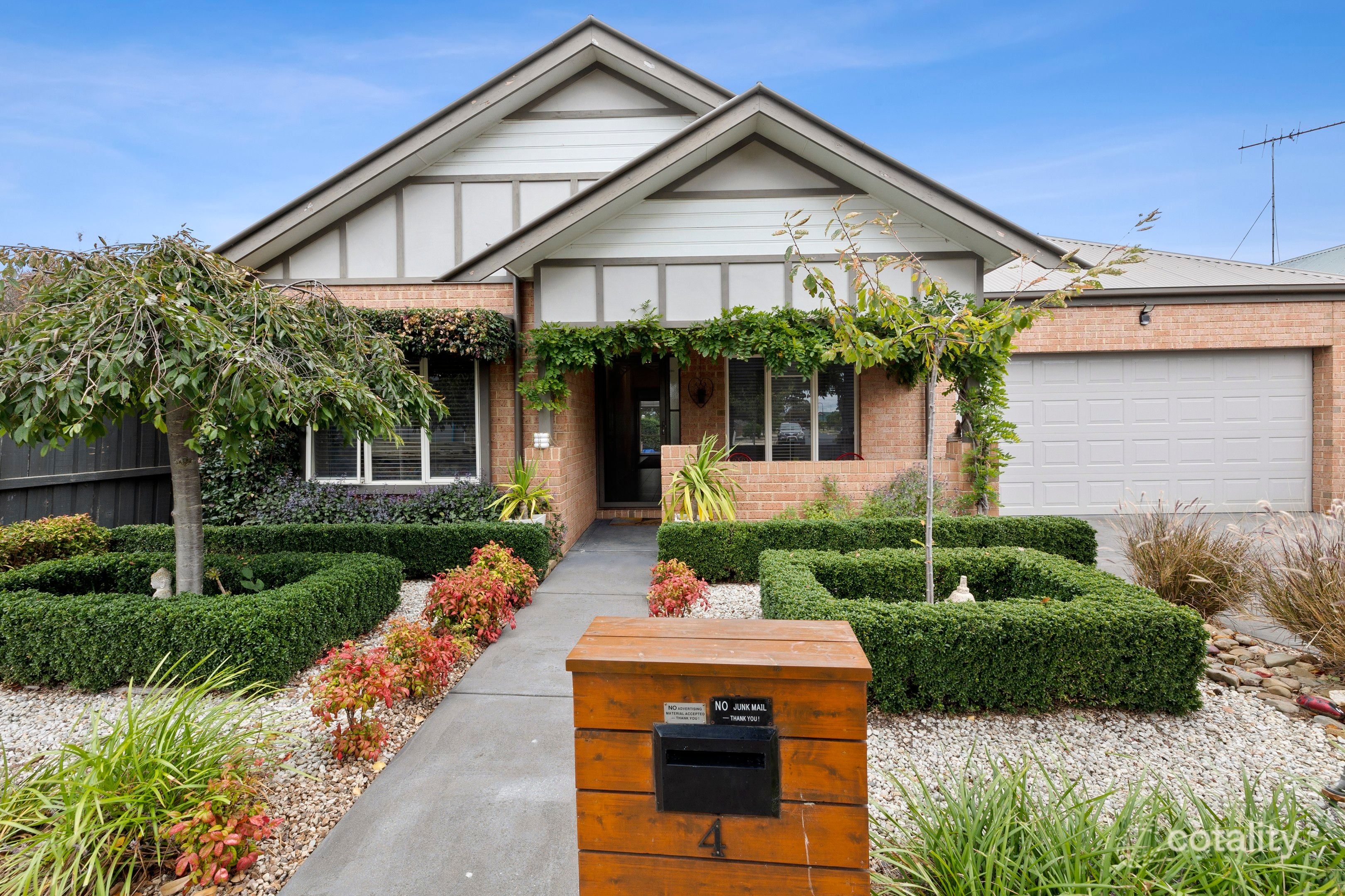 4 Chambers Ct, Marshall, VIC 3216