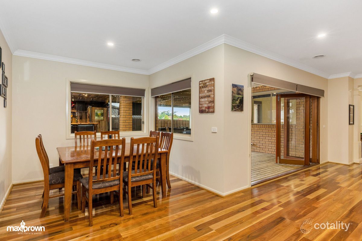 5 Tilanbi Cl, Seville, VIC 3139