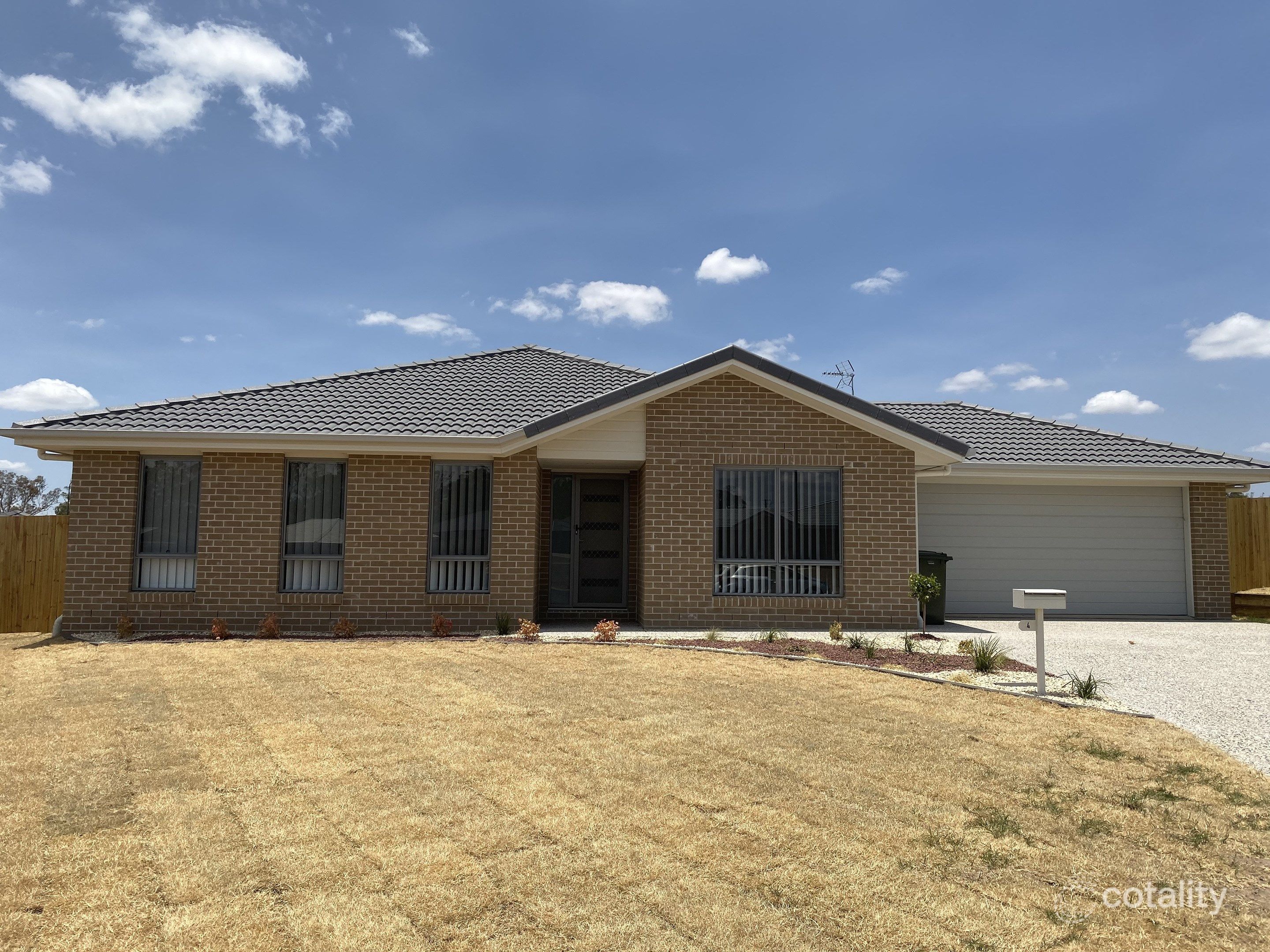 4 Bond Pl, Rosenthal Heights, QLD 4370