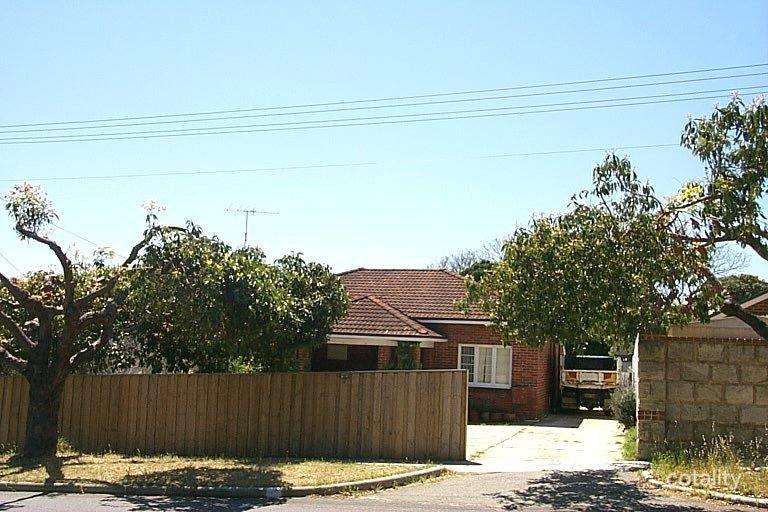 14 Nash St, Daglish, WA 6008