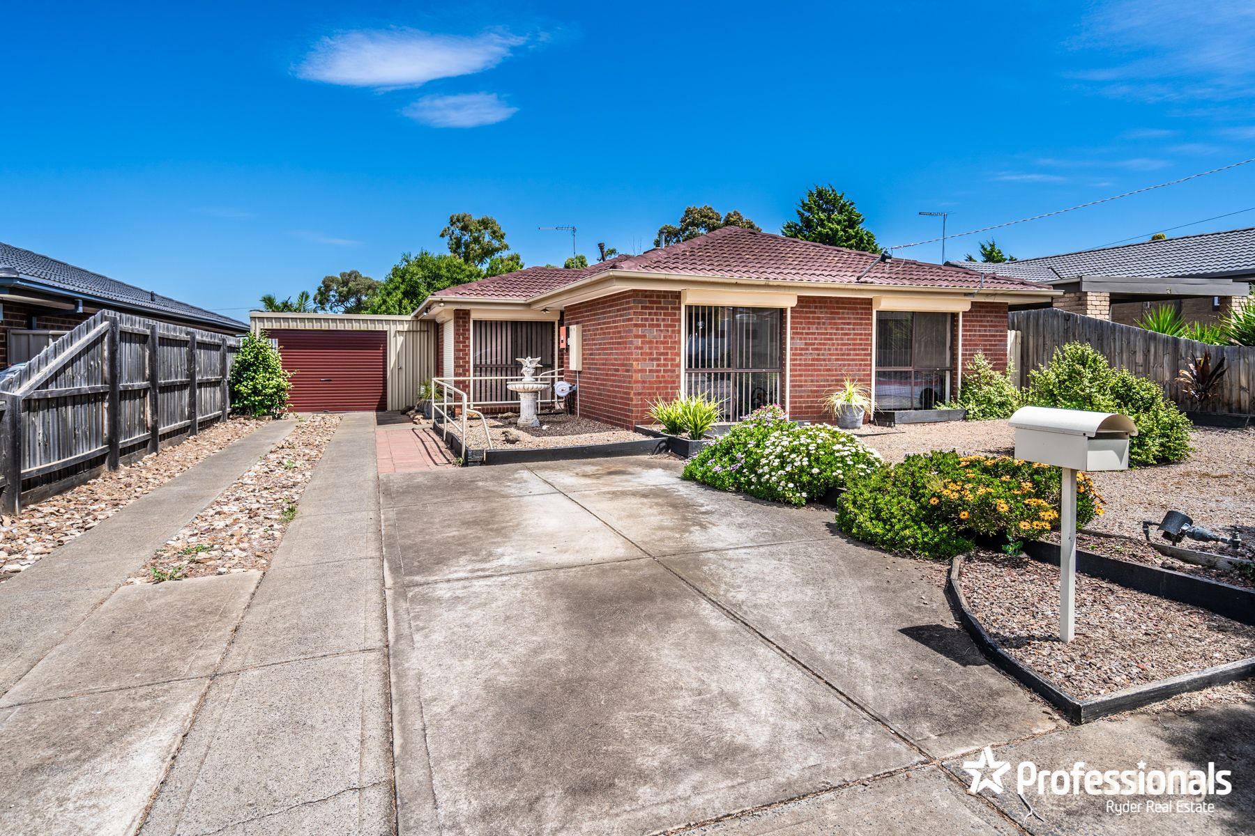 19 Frobisher St, Melton, VIC 3337
