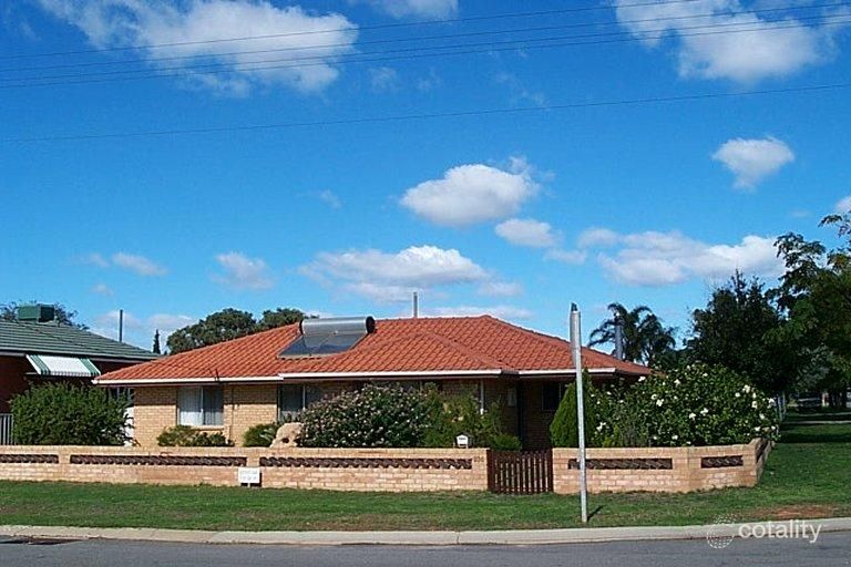 230 Third St, Wonthella, WA 6530