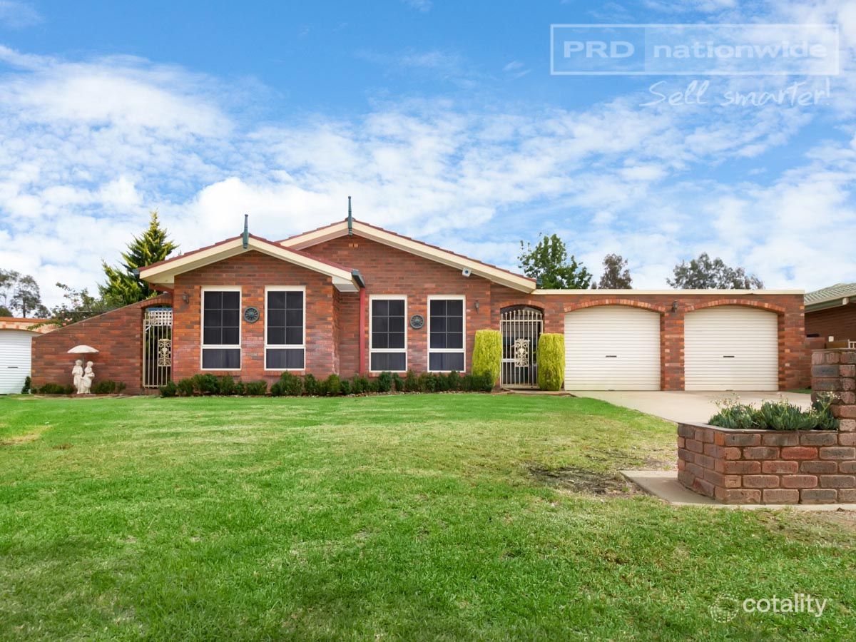 61 Balleroo Cres, Glenfield Park, NSW 2650