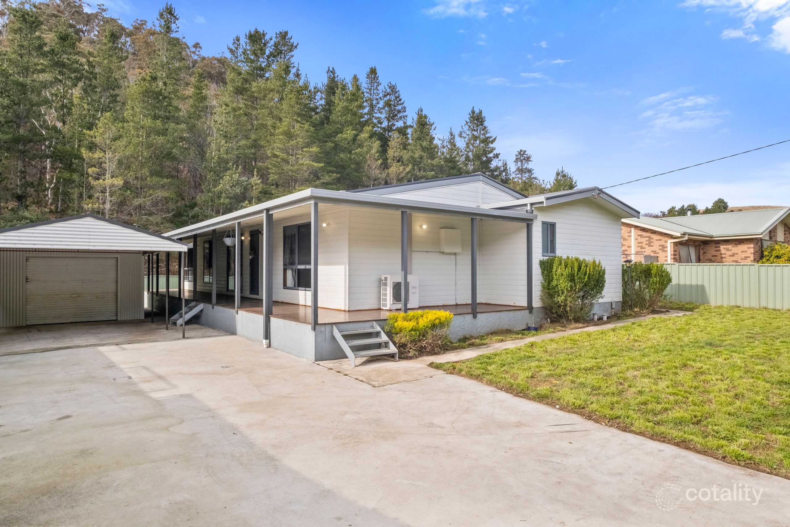 28 Foxlow St, Captains Flat, NSW 2623