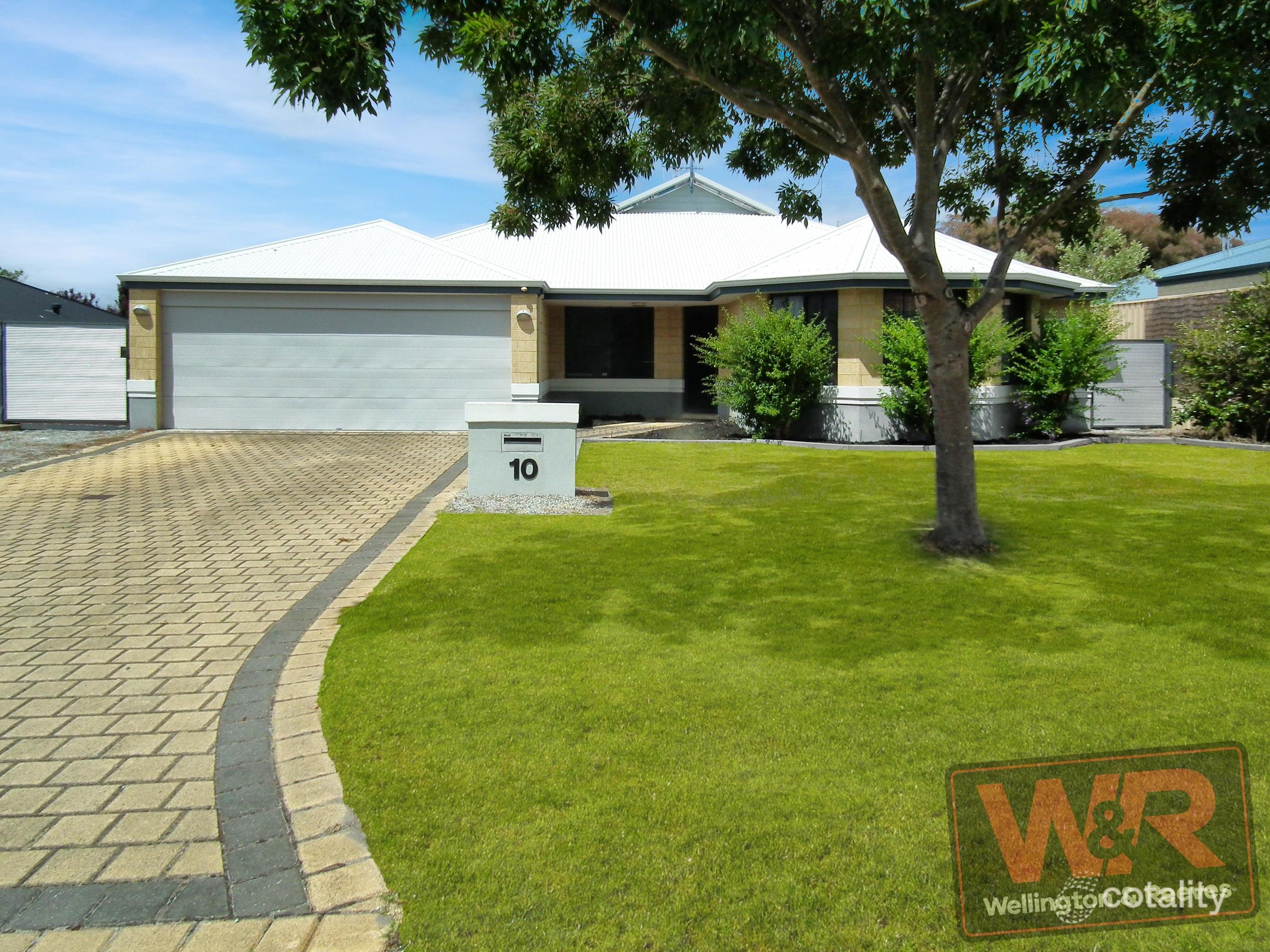 10 Ashkey Bvd, Yakamia, WA 6330