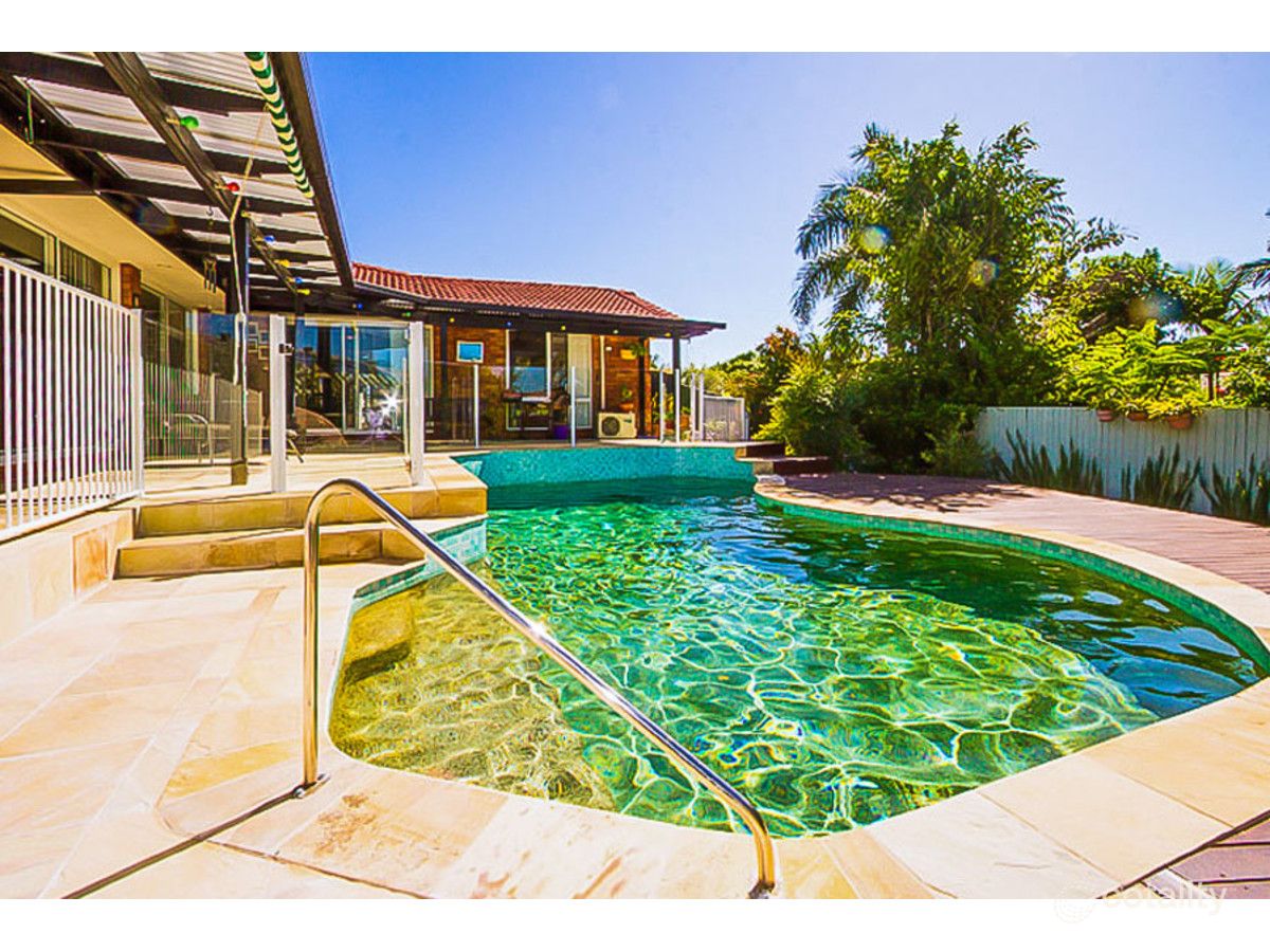 2 Rebbechi Ct, Parkwood, QLD 4214