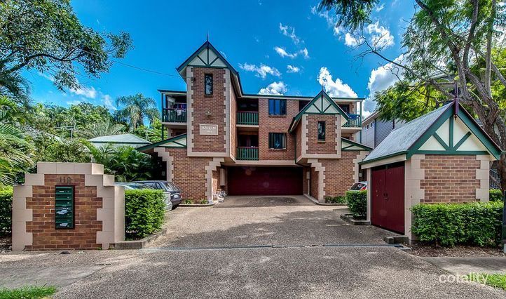 2/119 Munro St, St Lucia, QLD 4067