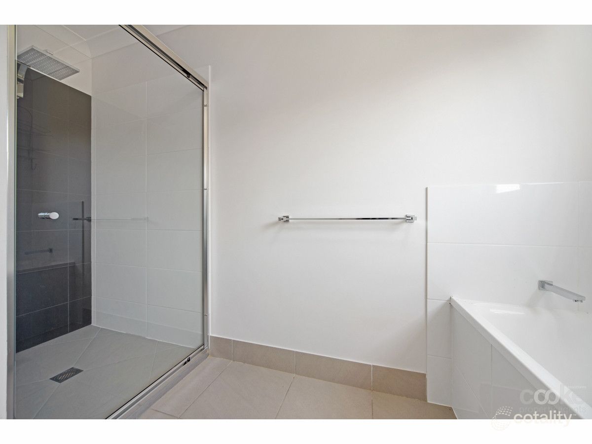 10 Norfolk Dr, Hidden Valley, QLD 4703