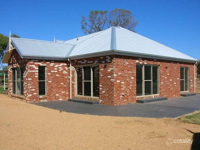 8 Pasley St, Bundalong, VIC 3730