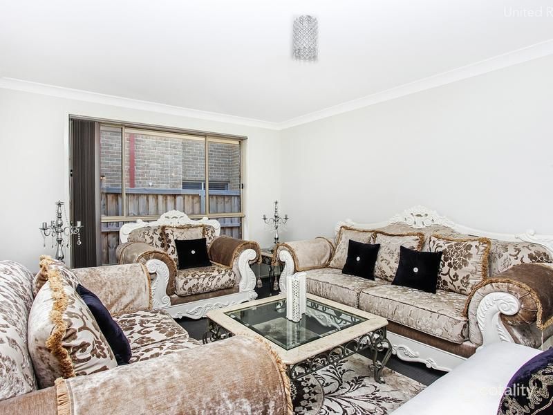 1 Diamond Hill Cct, Edmondson Park, NSW 2174