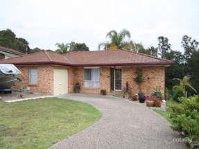 5 Tarourga Pl, Dalmeny, NSW 2546