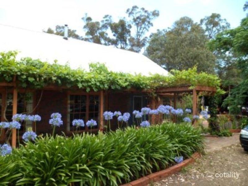 215 Snobbs Rd, Lindenow South, VIC 3875