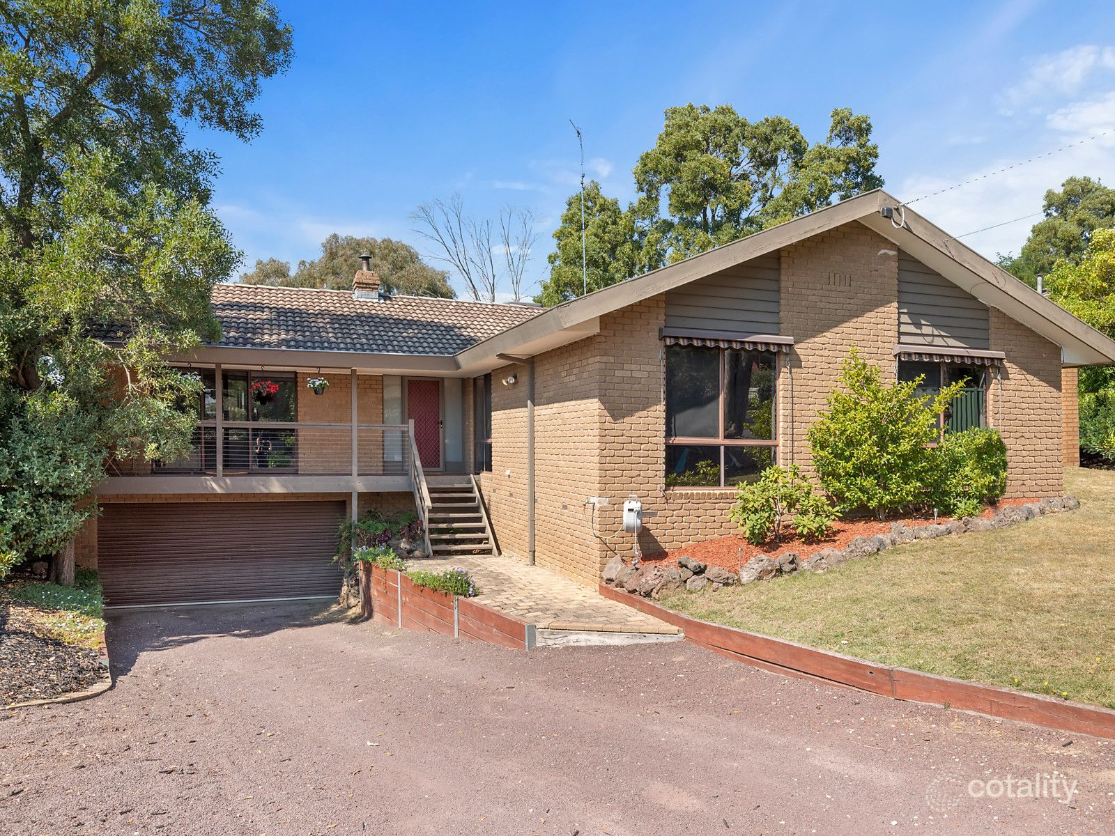 1 Hale Ave, Mount Clear, VIC 3350