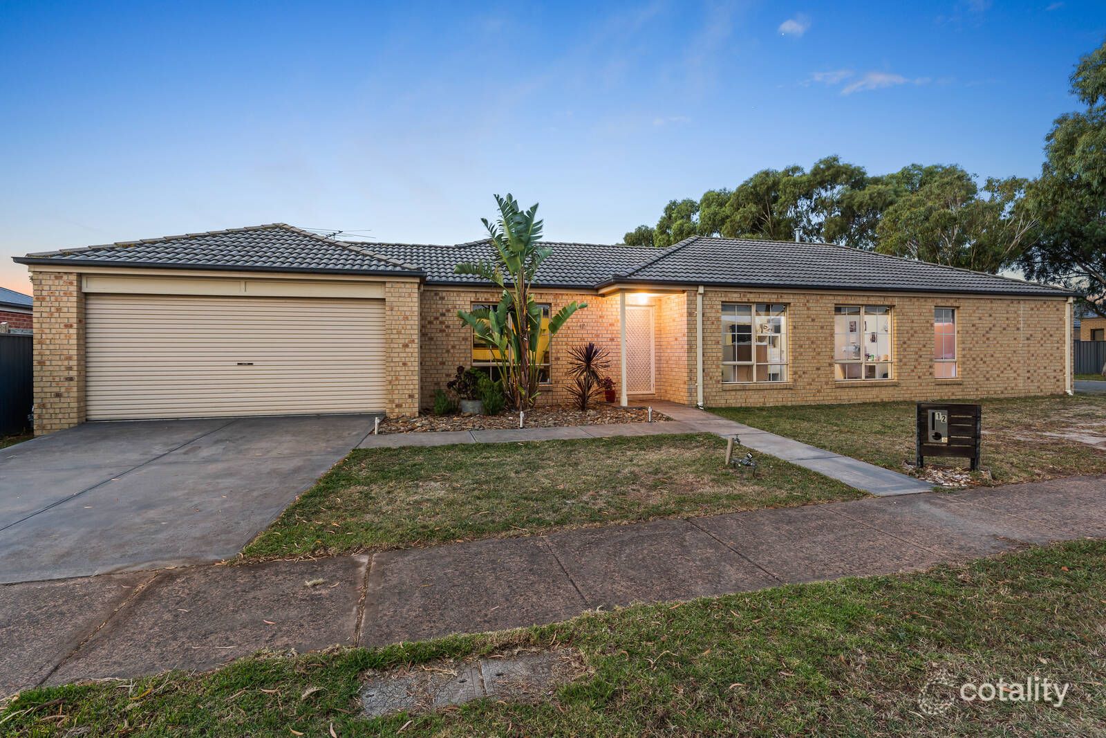 12 Mallee Cct, Pakenham, VIC 3810