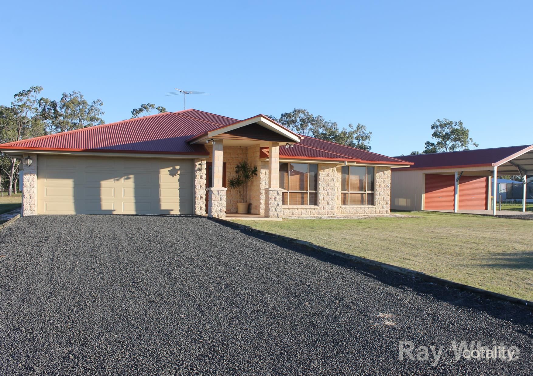 14 Banjo Patterson Pl, Dalby, QLD 4405