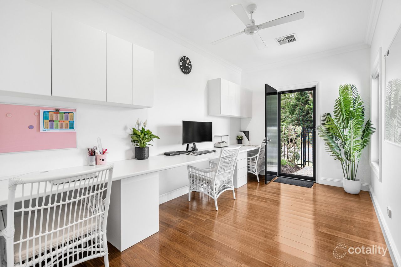 98 Emsworth St, Wynnum, QLD 4178