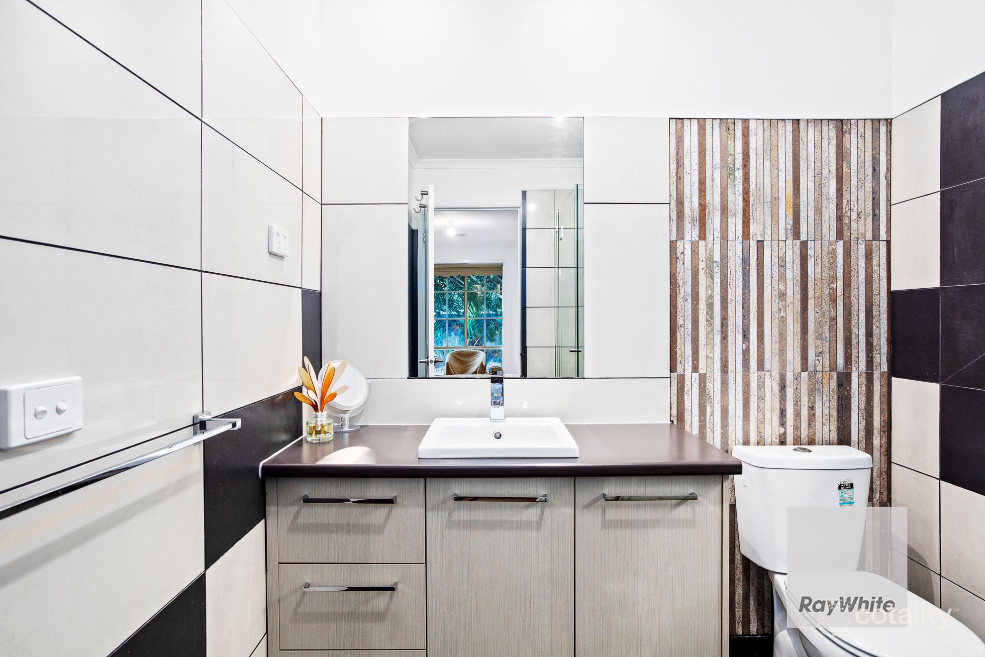 9 Mitchell Gr, Taylors Hill, VIC 3037