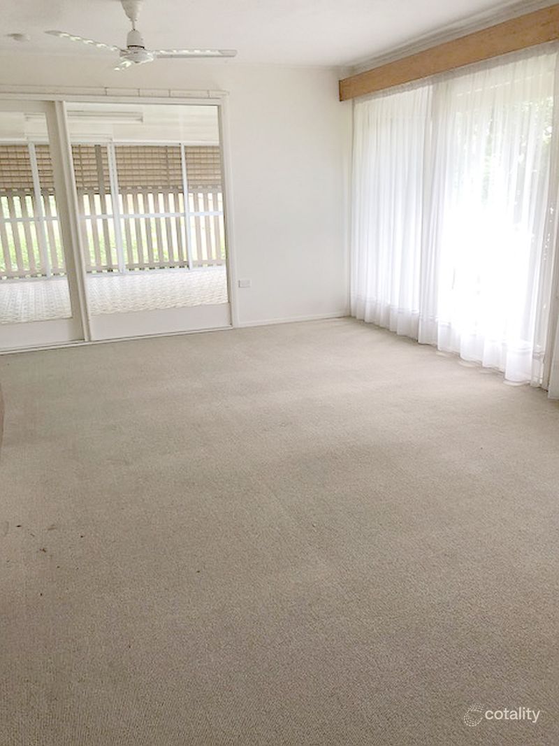 2 Whitian St, Chapel Hill, QLD 4069