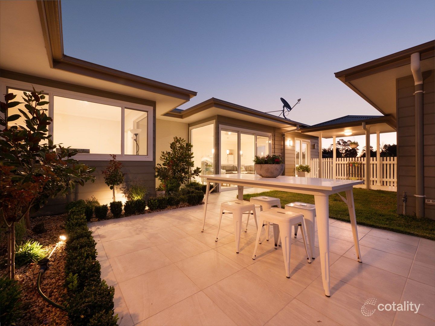 13-15 Nelson Pl, Armidale, NSW 2350