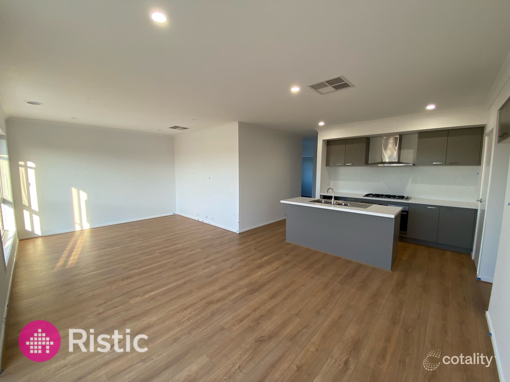 27 Rochford Dr, Donnybrook, VIC 3064