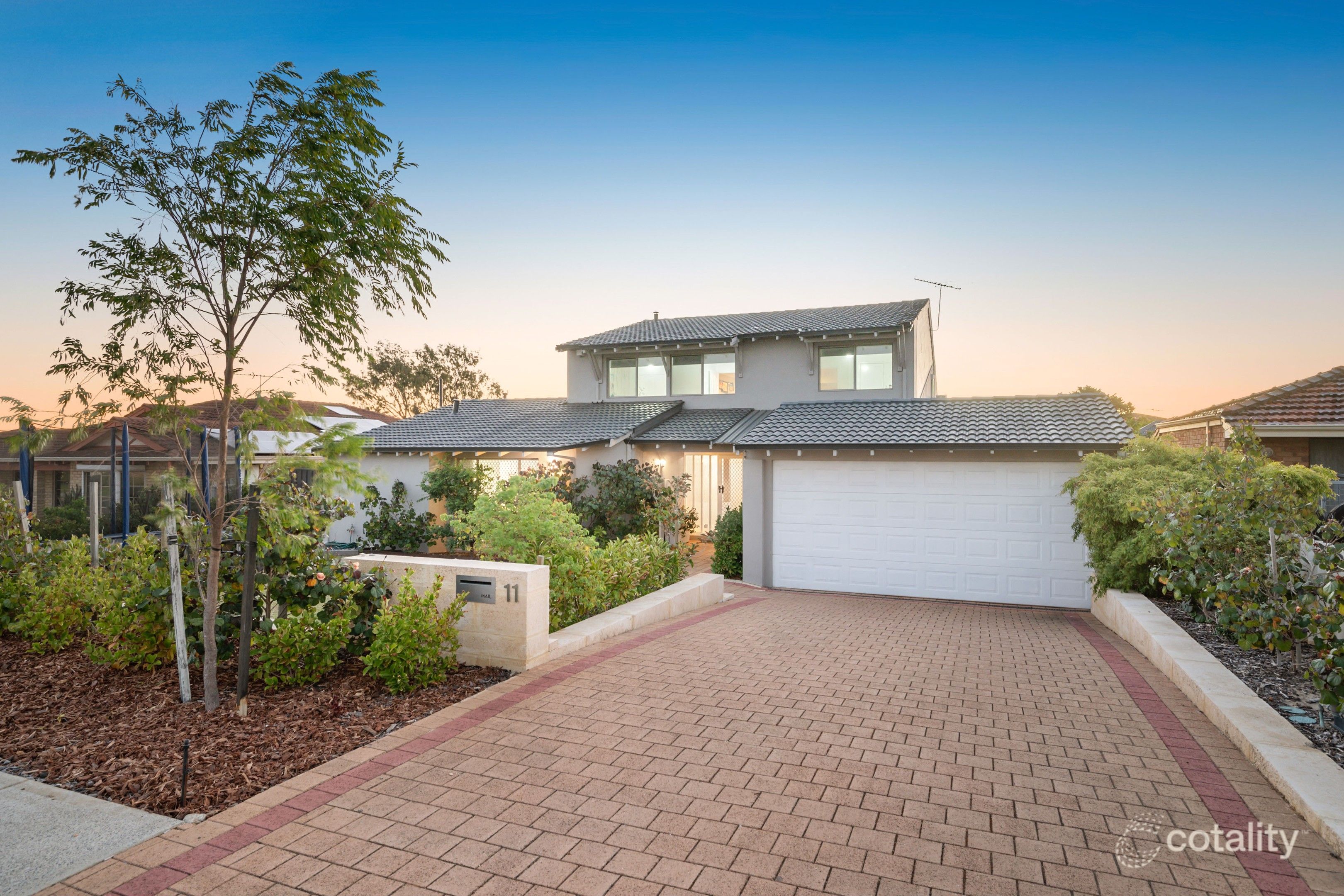 11 Biscay Rd, Sorrento, WA 6020