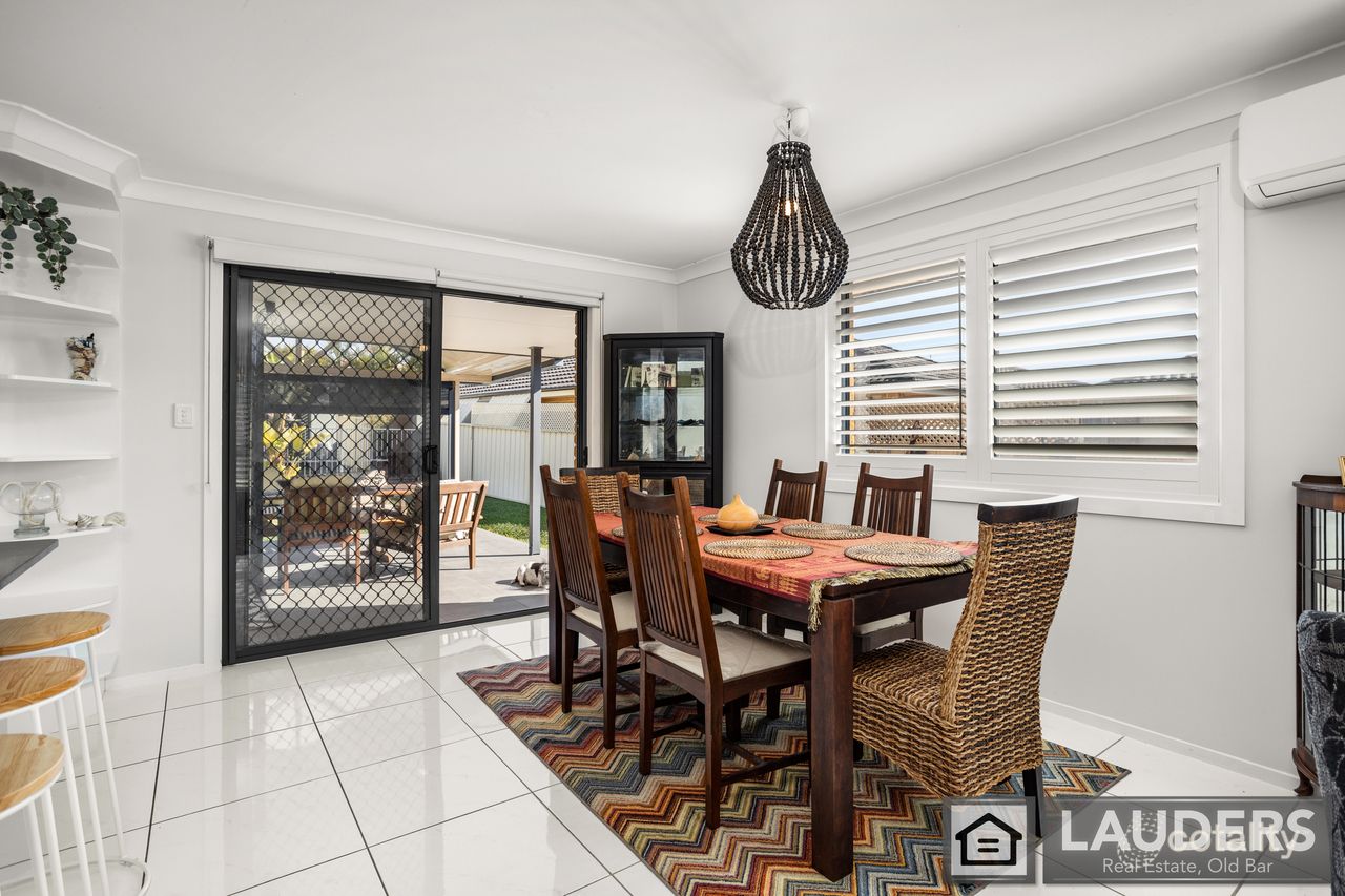 10 Ivy Cres, Old Bar, NSW 2430