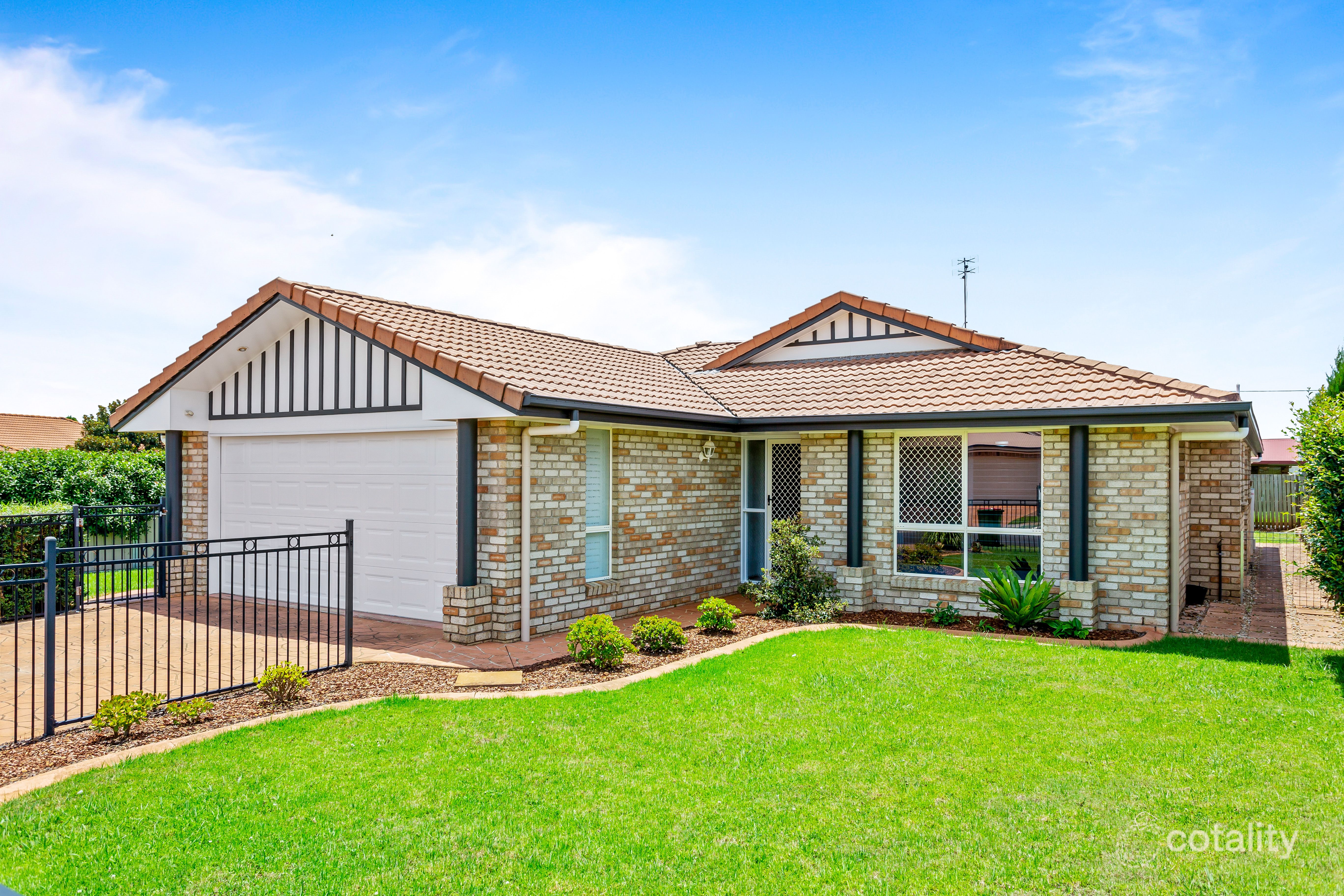 6 Wood Dr, Middle Ridge, QLD 4350