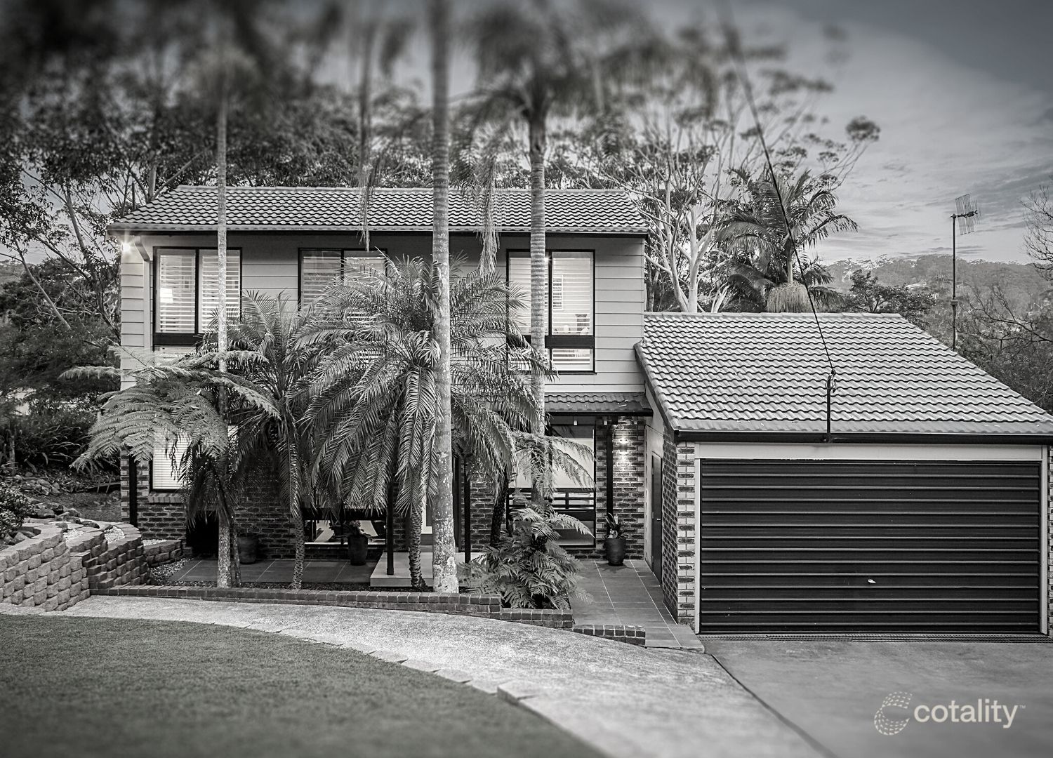 241 The Round Dr, Avoca Beach, NSW 2251
