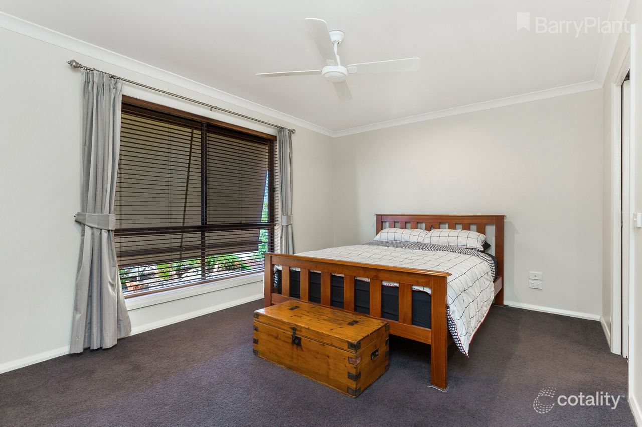 70 Kingston Dr, Eaglehawk, VIC 3556