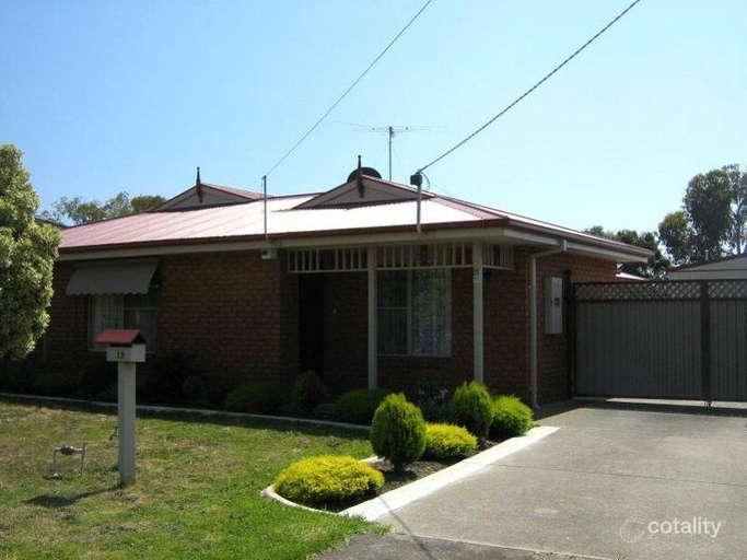 19 Coatsworth Ave, St Leonards, VIC 3223