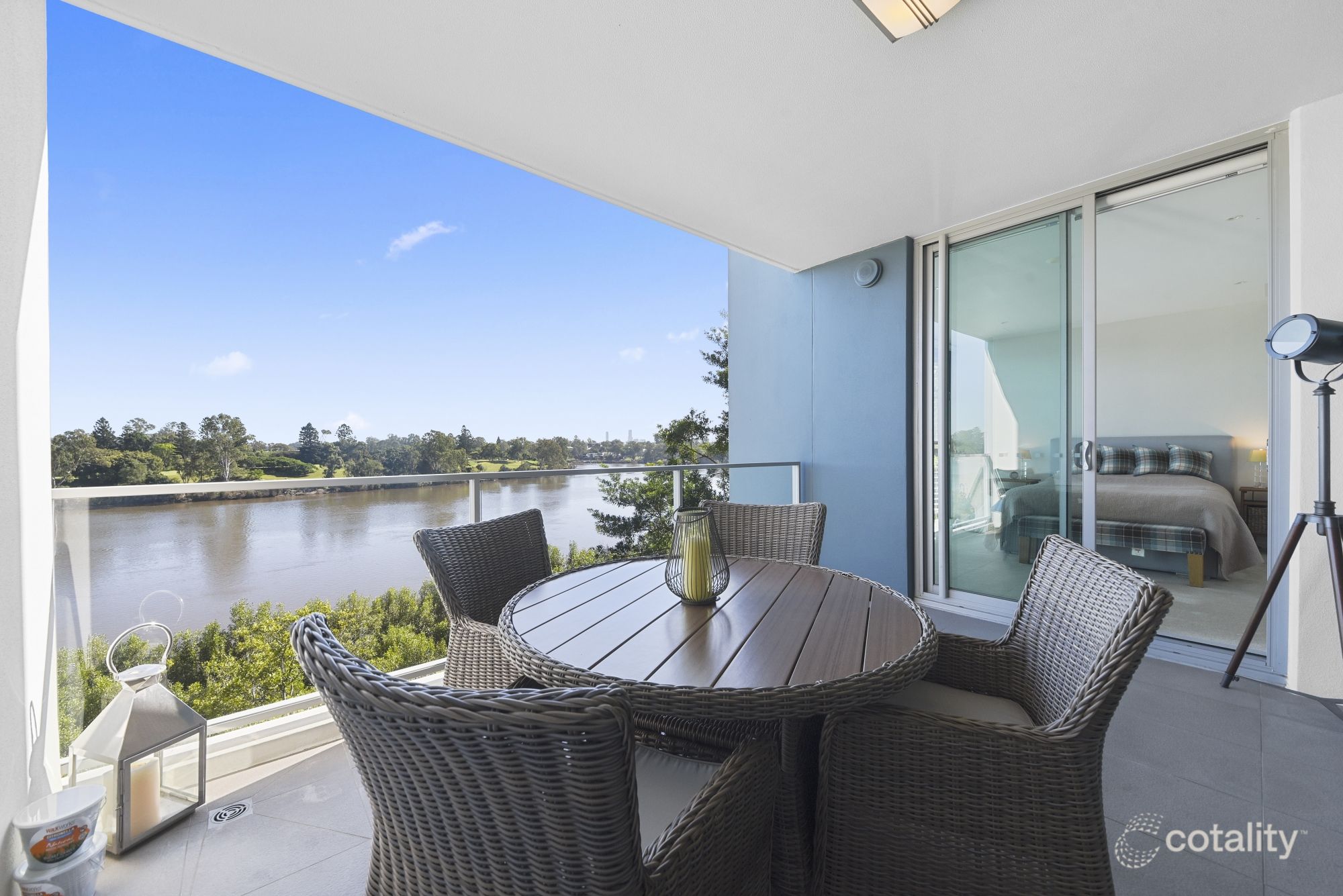 3206/211 King Arthur Tce, Tennyson, QLD 4105