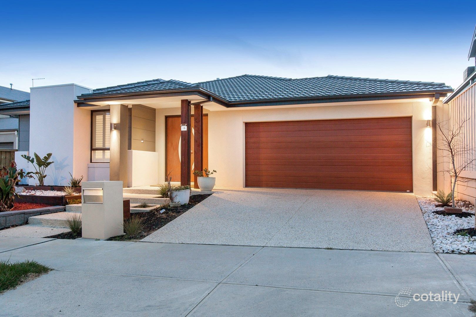19 Wakehurst Way, Officer, VIC 3809