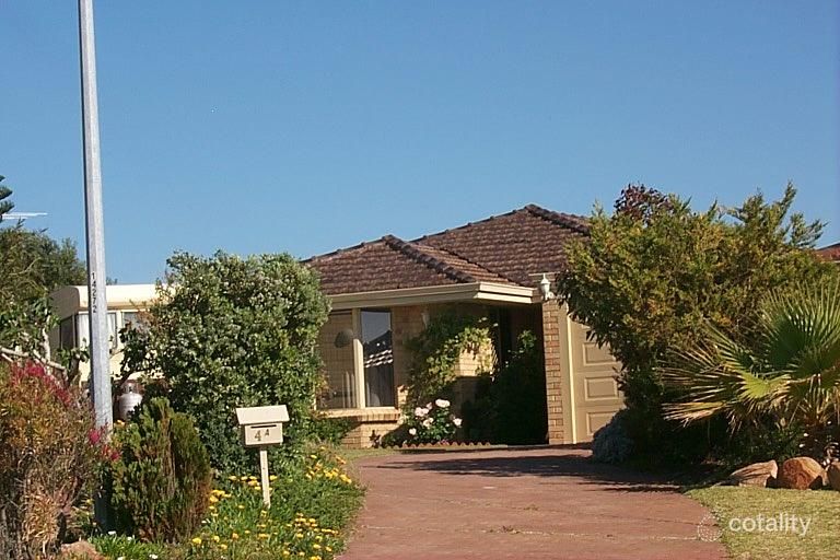 4a Dorchester Ct, Mullaloo, WA 6027