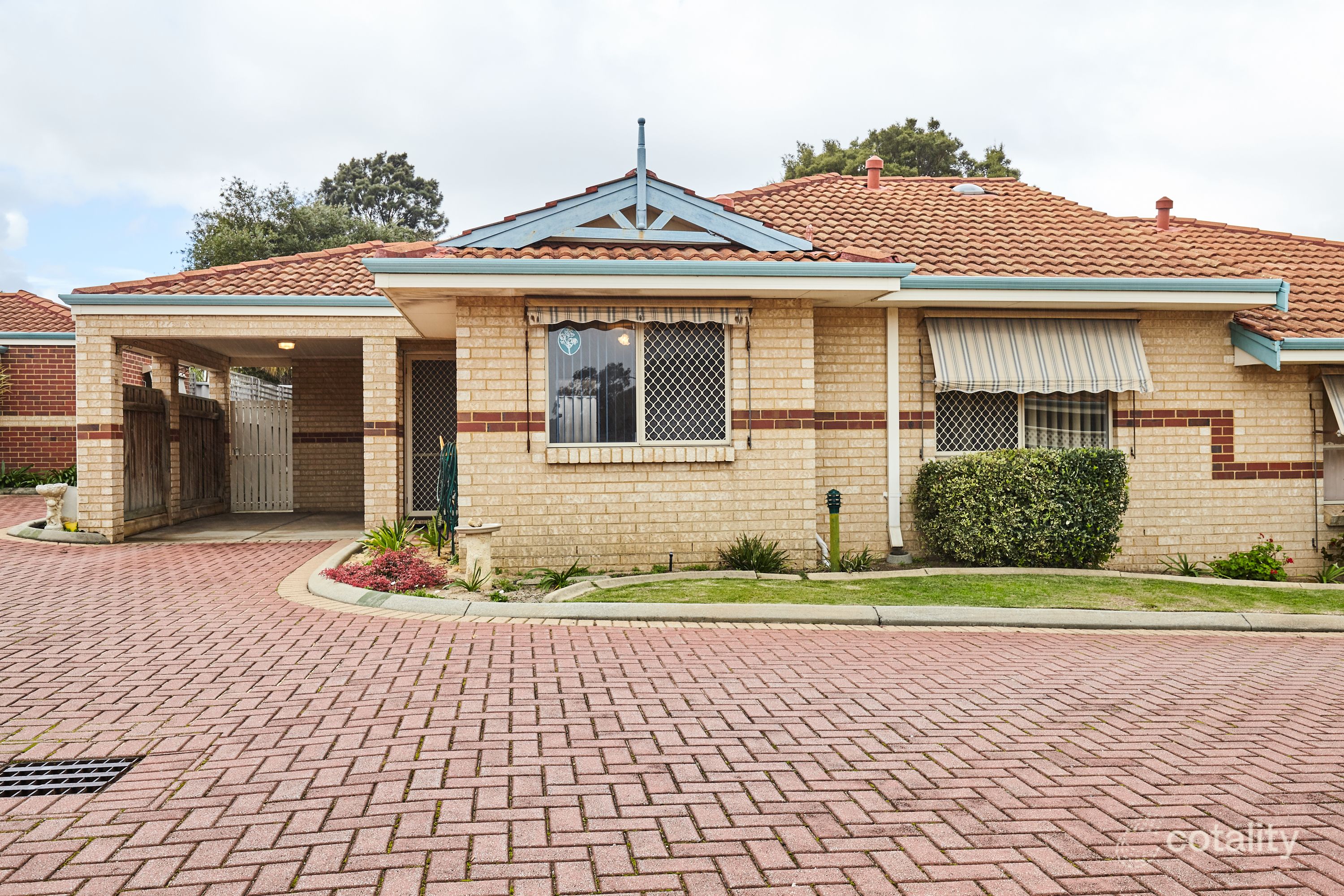 4/11 Mccaw Mews, Yangebup, WA 6164