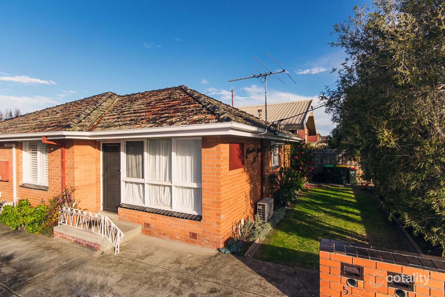 1/11 St Kinnord St, Aberfeldie, VIC 3040