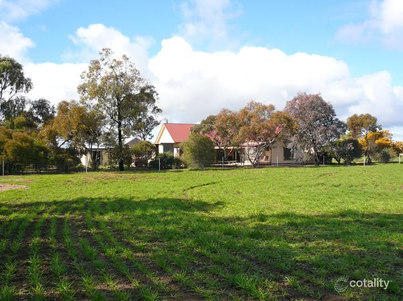 103 Hutchinsons Rd, Quantong, VIC 3401