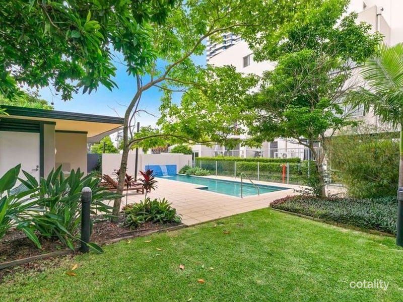 14/12-18 Bayview St, Runaway Bay, QLD 4216