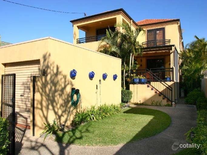 1/22 Robert St, Labrador, QLD 4215