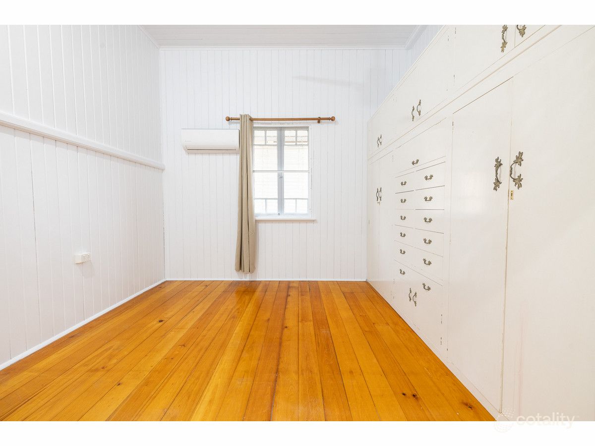 40 Lennox St, The Range, QLD 4700