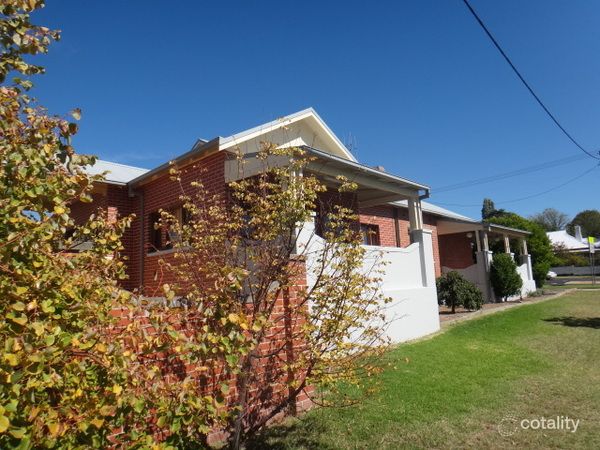 200 Bentinck St, Bathurst, NSW 2795