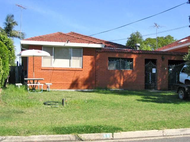 11 Hermies Ave, Milperra, NSW 2214