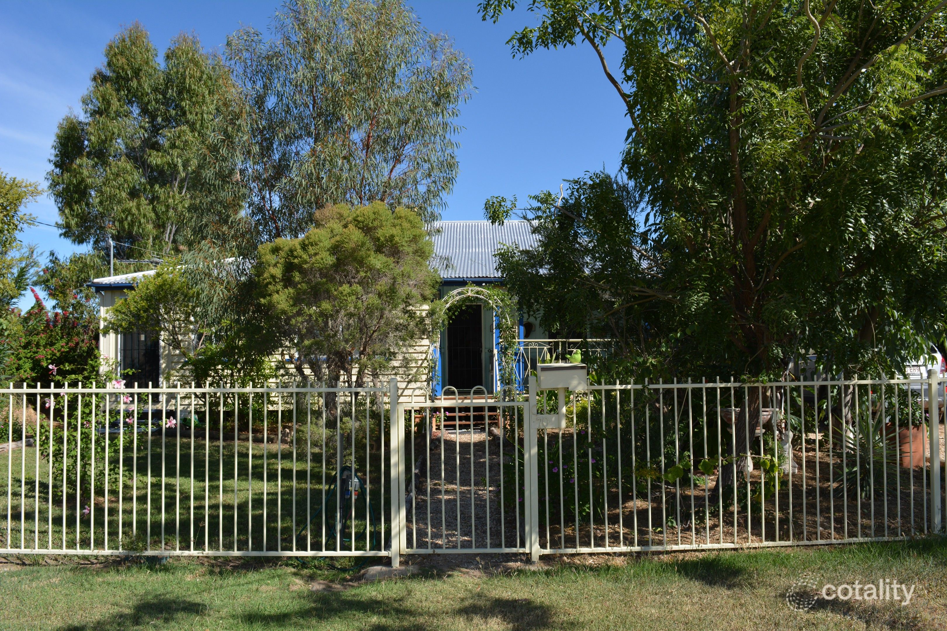 70 Rose St, Blackall, QLD 4472