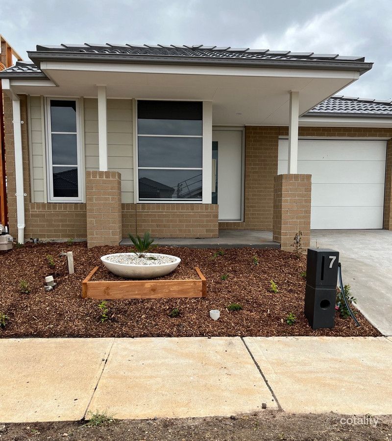 7 Pampas St, Rockbank, VIC 3335